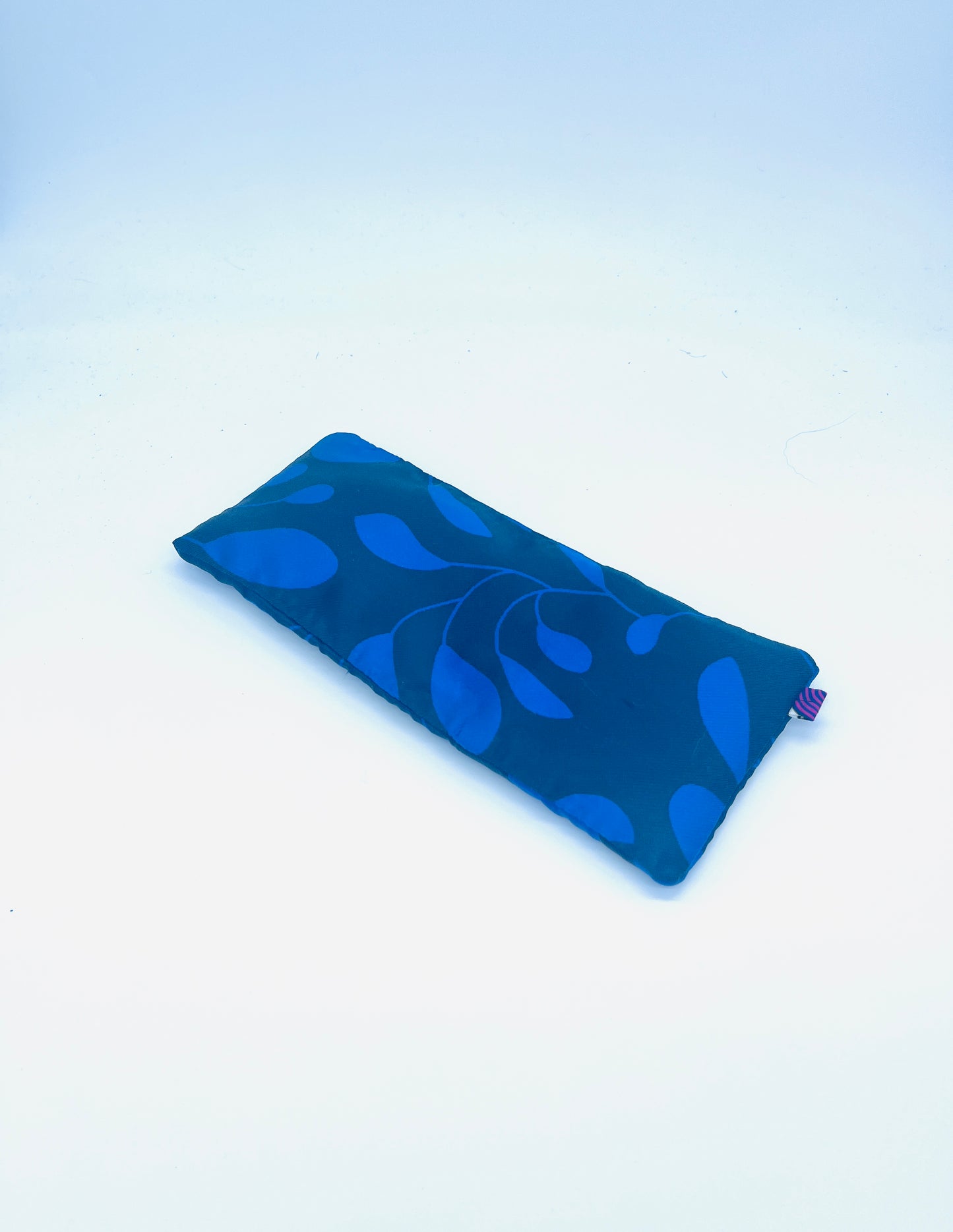 Cache yeux pour méditation